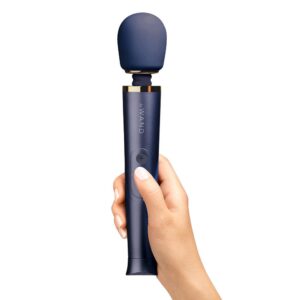 Le Wand Petite Rechargeable Vibrating Wand Massager Le Wand 3.jpg