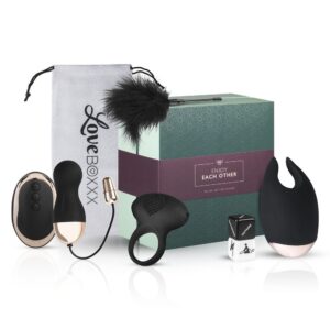 Loveboxxx Romantic Couples Box Gift Set LoveBoxxx 4.jpg